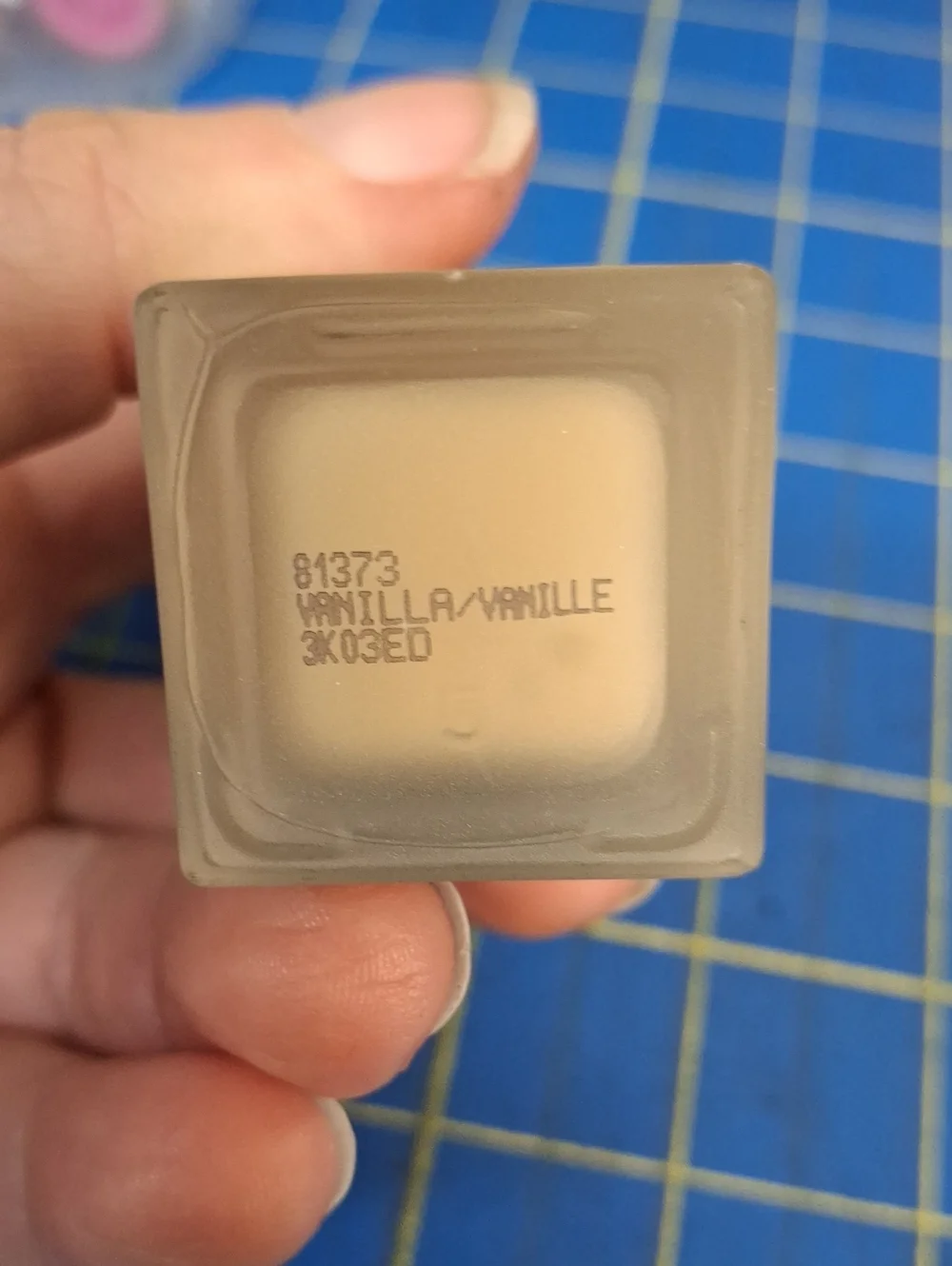 e.l.f. Flawless Satin Foundation Medium Coverage 20ml New Sealed  240 Vanilla
